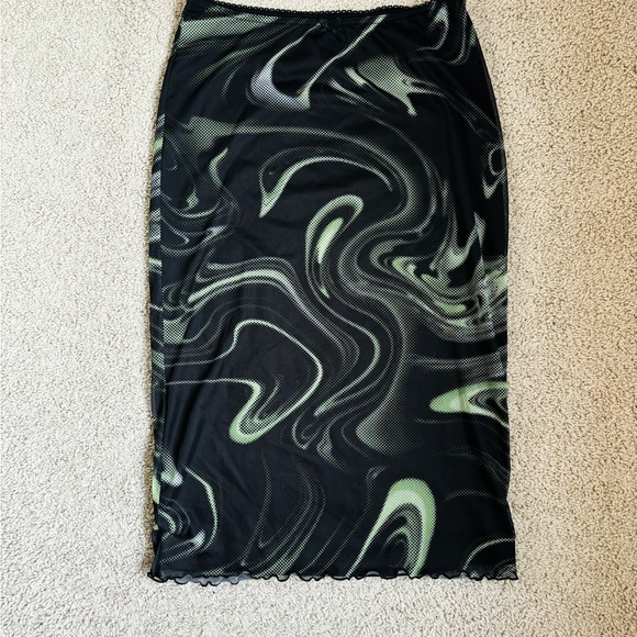 h&m black and green mesh abstract print slip midi skirt - Picture 4 of 11